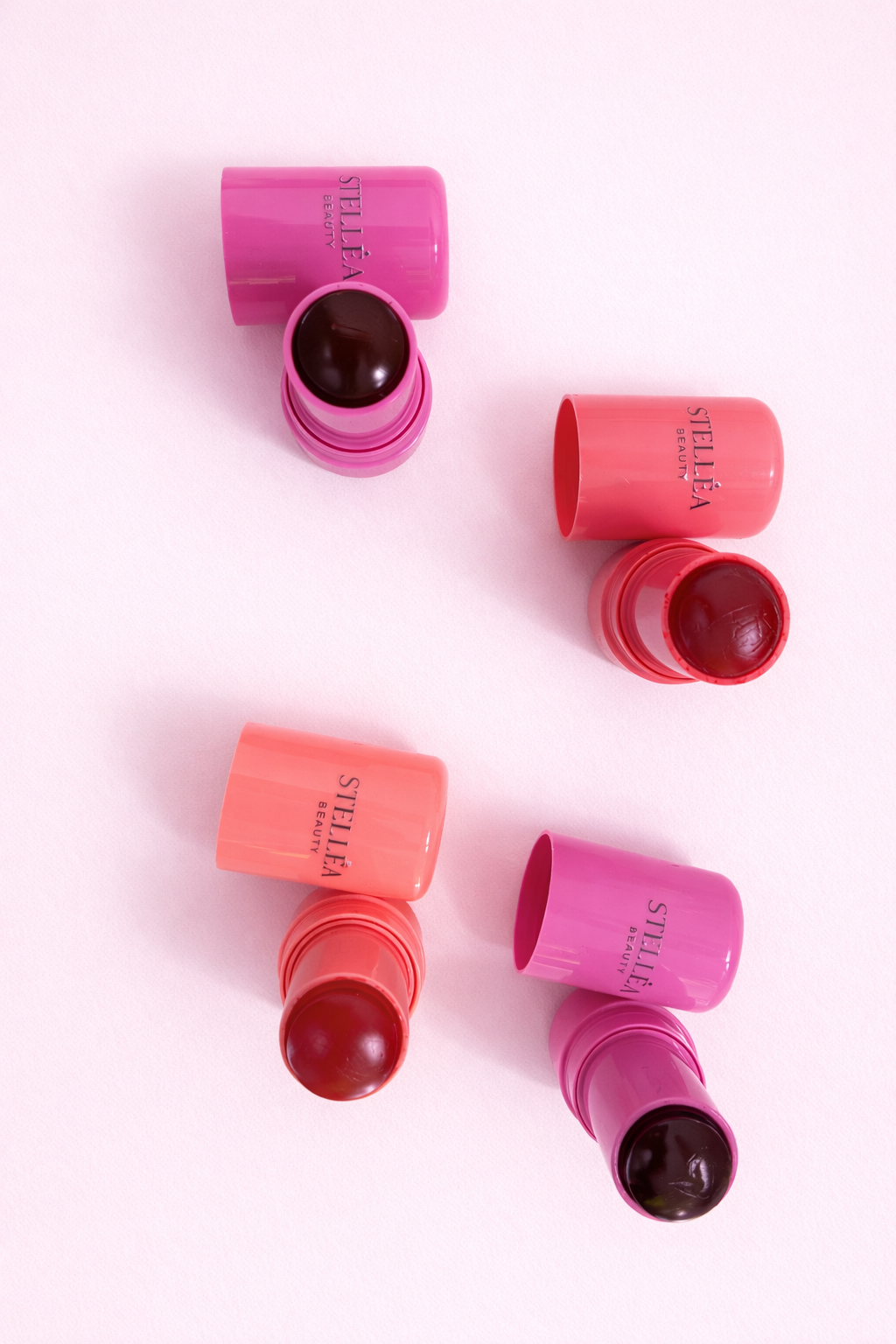 Gel Blush Stellea lèvres & joues fini naturel, texture gel fraiche